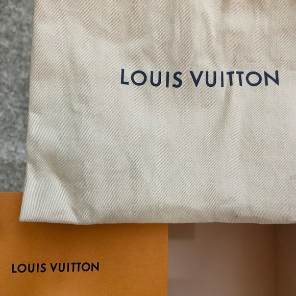 Authentic Louis Vuitton Grey Monogram Belt - Picture 2 of 7